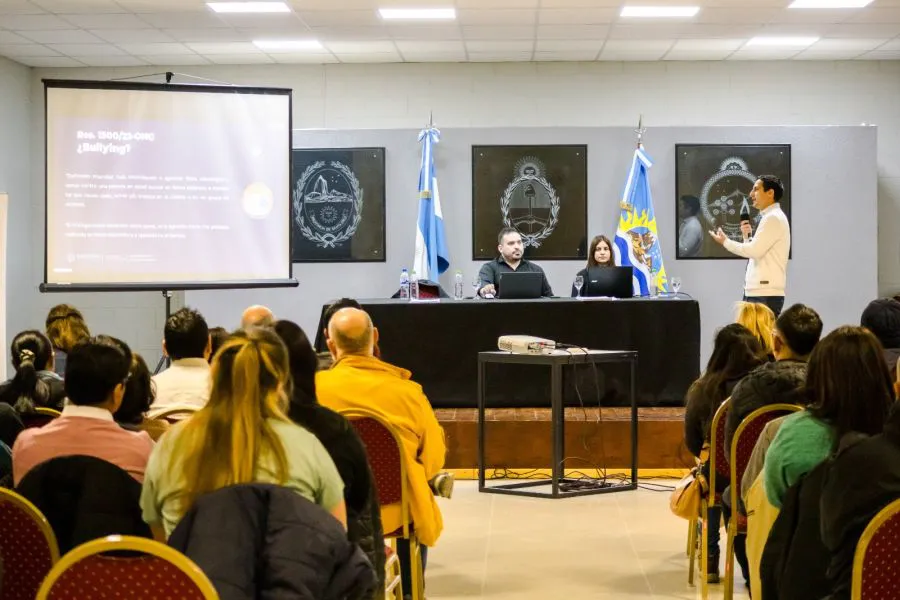 ee35cf5259e36950980c972ccb09930e_XL (1)