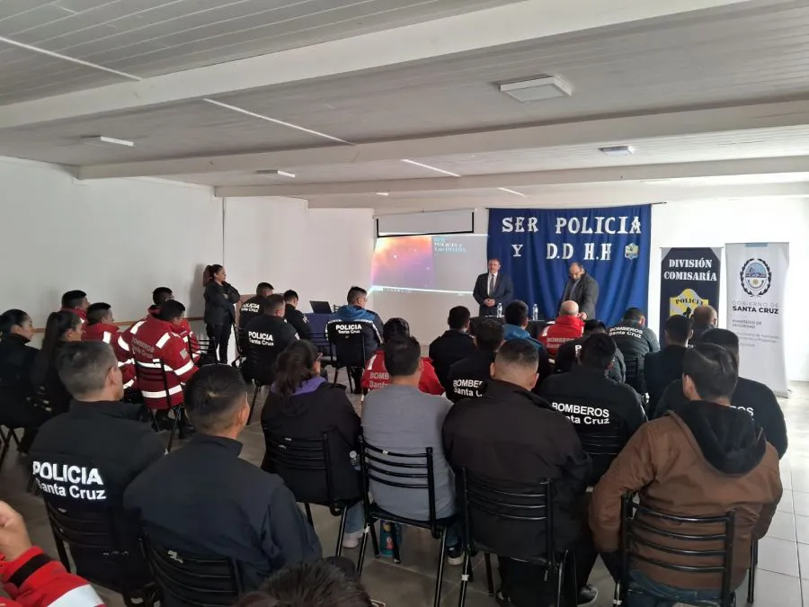 e9e6404660548313f4a57dc43b76b03d_XL