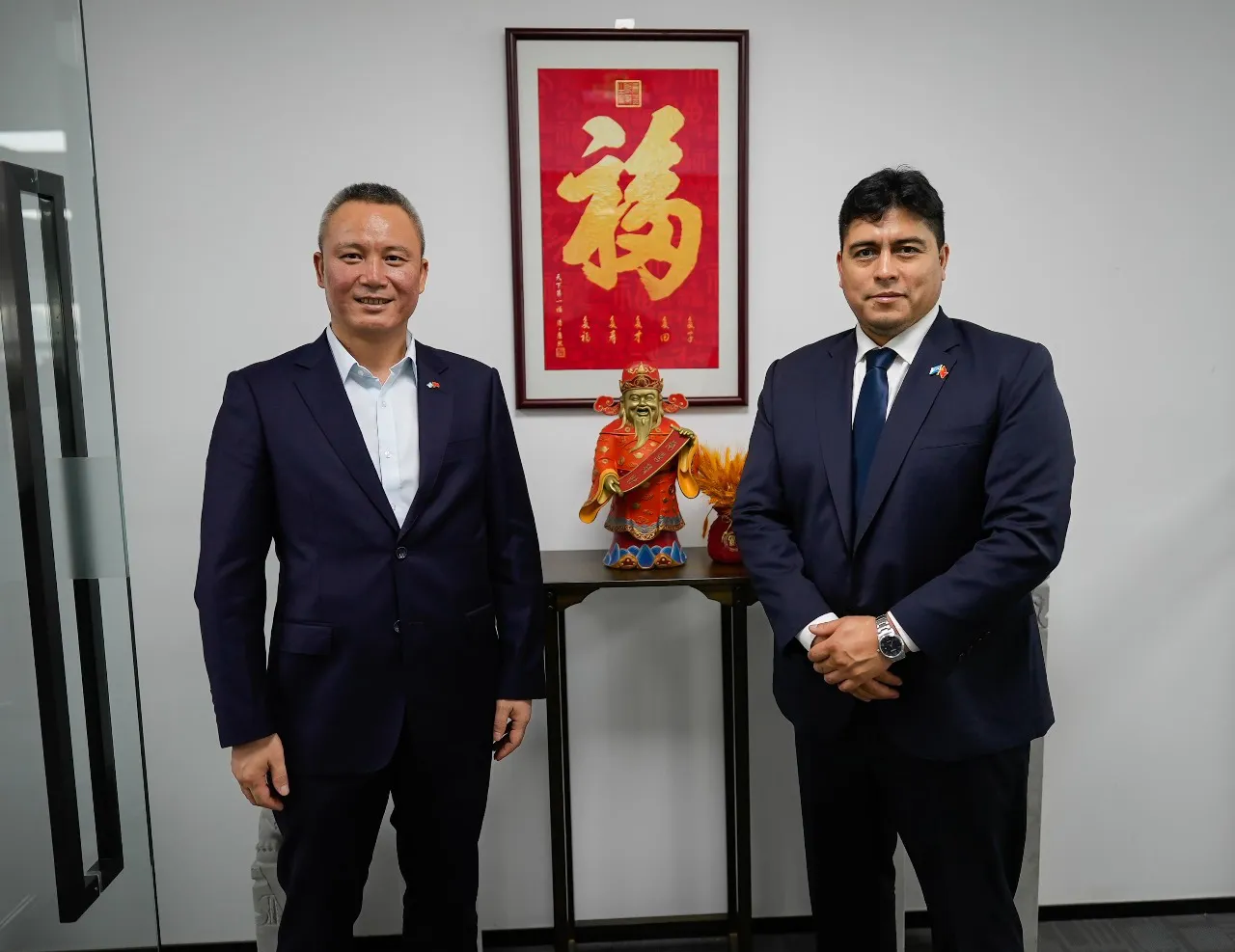 VIDAL_CHINA_GOBIERNO_DE_SANTA_CRUZ__1