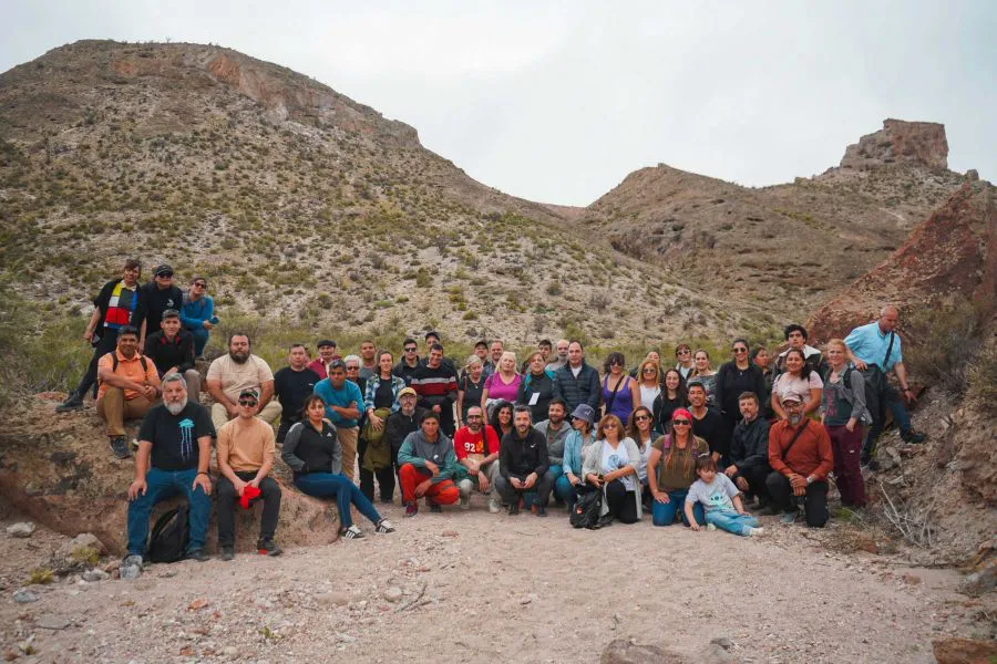 e715839560f19606adfb1d2e3eb201fe_XL