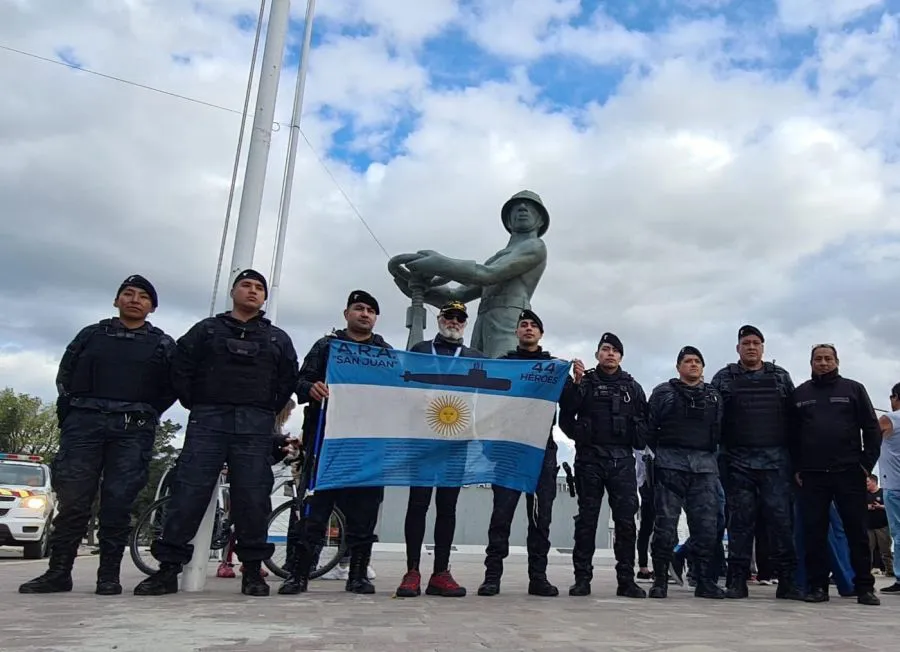 bfaa5d0b76286c45f02c21a69ca465a3_XL