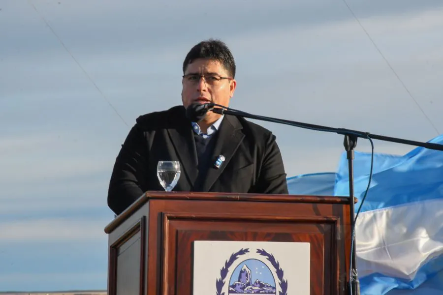 ce989f0685f7c5fd694e83b345621b43_XL