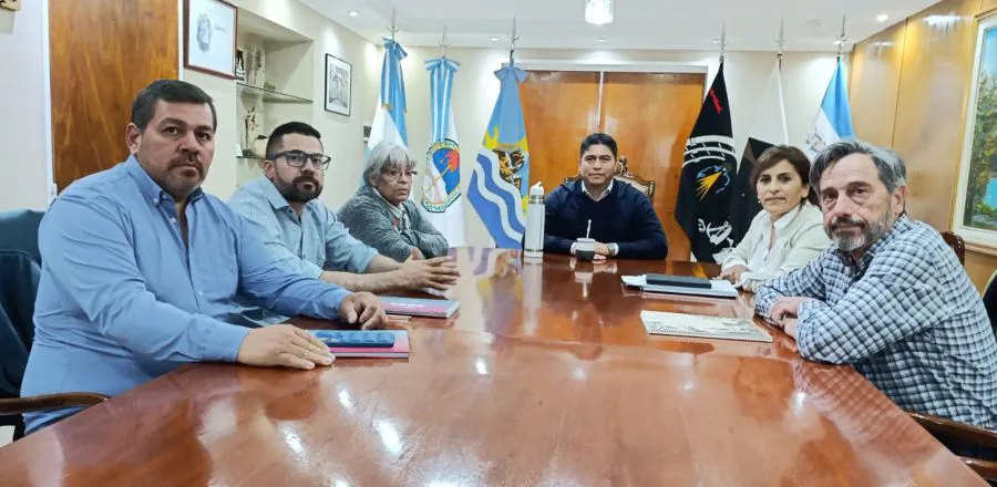 f7bdb1eebd7c361f10d0c3c3ecca11fa_XL