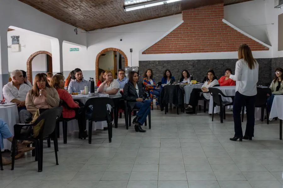 14488a8b92843dce84d6e2072dec5ca4_XL